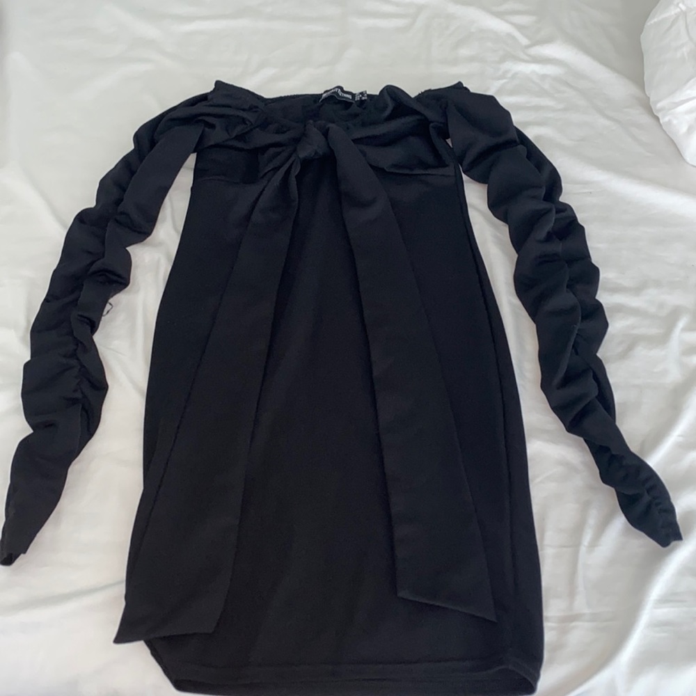 Pretty Little Thing - Long Sleeve Black Mini Dress